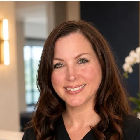 Heidi Stokes, Receptionist